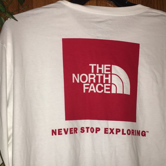 The North Face Other - 🔥🔥Beautiful new North Face t-shirt white/ Red